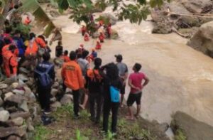 basarnas sungai gembong