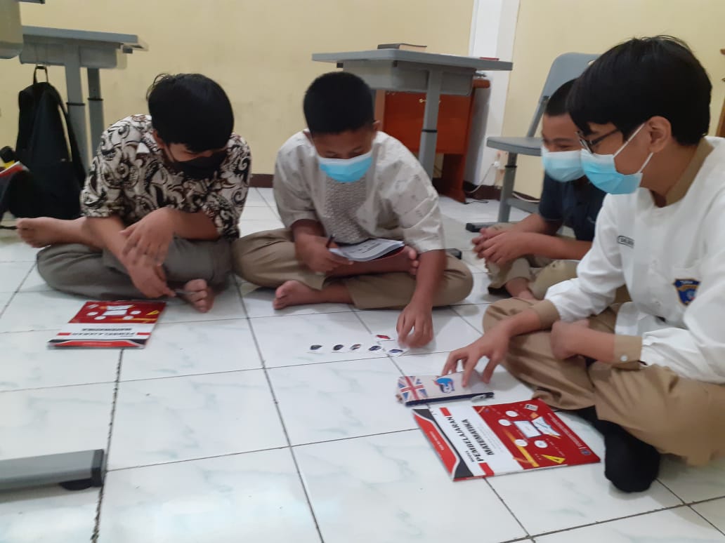 murid SD di Solo