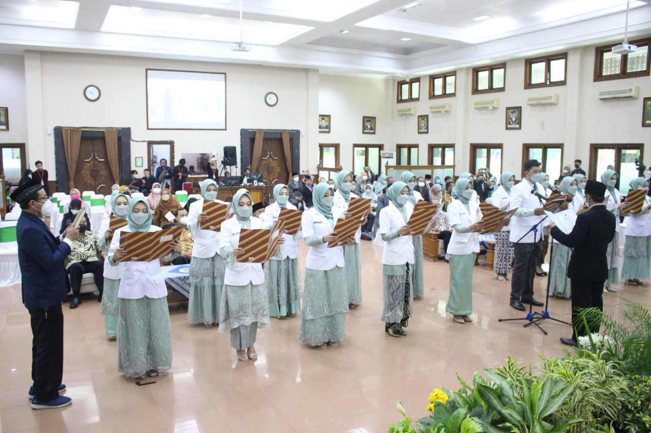 wisuda dokter gigi UMS