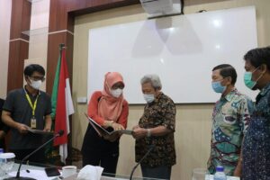 penyerahan sertifikat