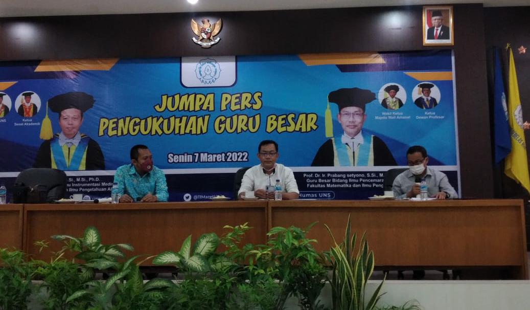 guru besar UNS