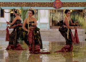 bedhaya anglir mendhung