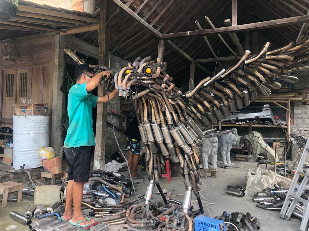 patung knalpot brong