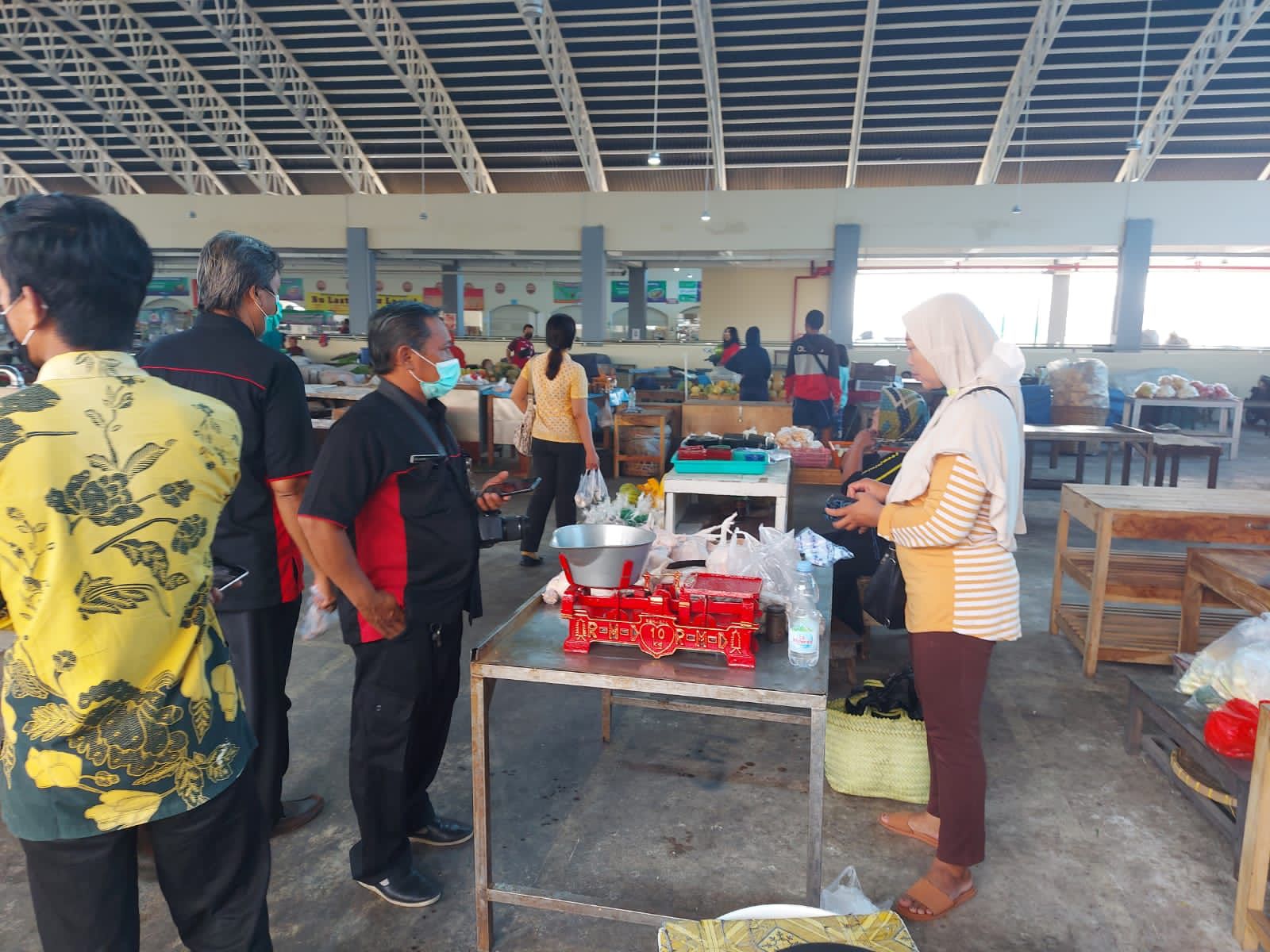 Harga daging ayam dan sapi