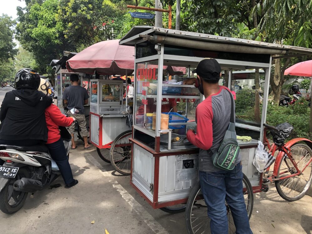 4D3FFF53-CEE5-4C31-9E38-DF3EDB4DA89B PKL Gerobak Manahan