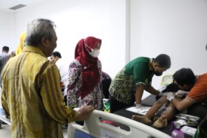 UMS Khitanan massal