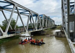 Basarnas operasi Kali Pencongan