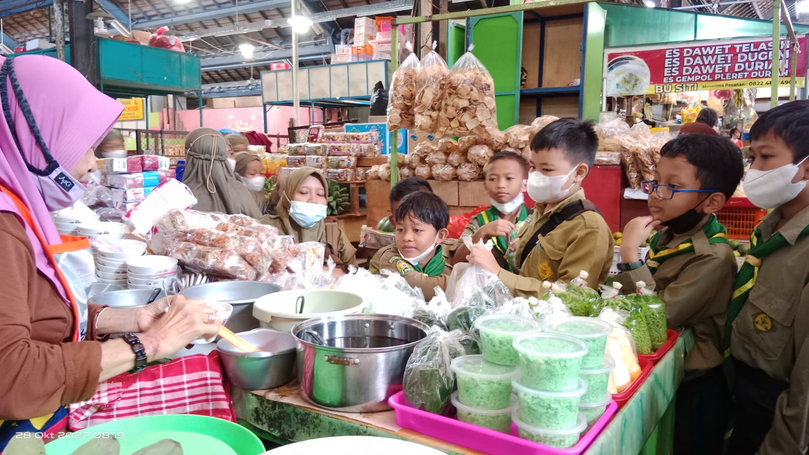 murid SD ke pasar