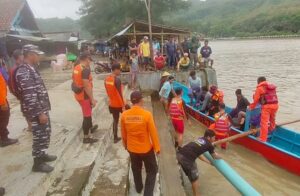 basarnas nelayan cilacap