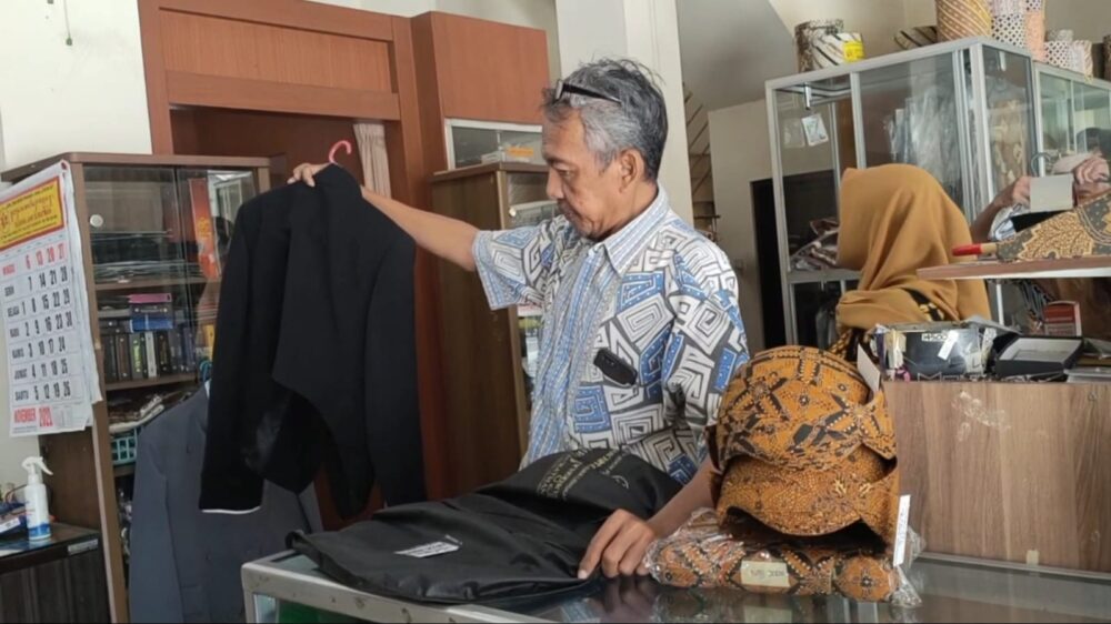 Seragam beskap Busana Jawi Suratman akan digunakan untuk panitia dan keluarga di pernikahan Kaesang Erina | MettaNEWS / Adinda Wardani