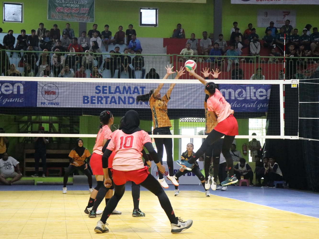 Tim Putri Vita Solo kontra Mitra Feeling My Skin Grobogan Selasa (22/11/22) | Doc : Panitia Kerjunas