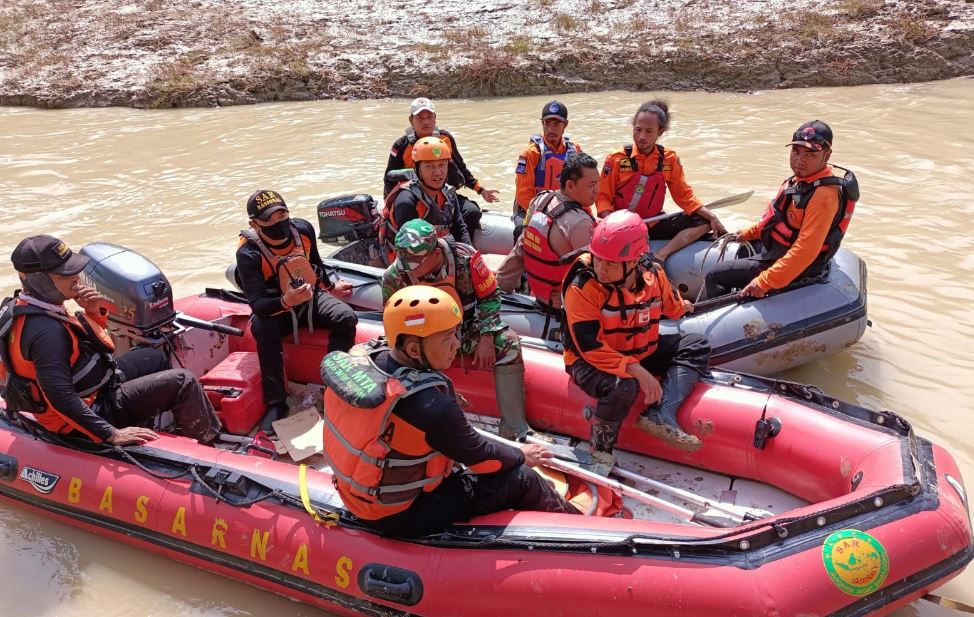 basarnas sungai lusi