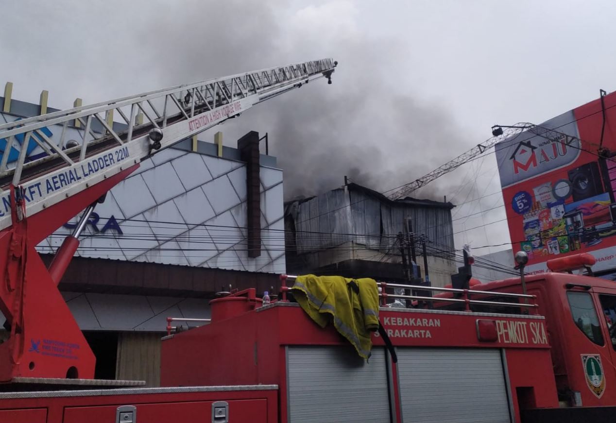 Kebakaran toko Maju