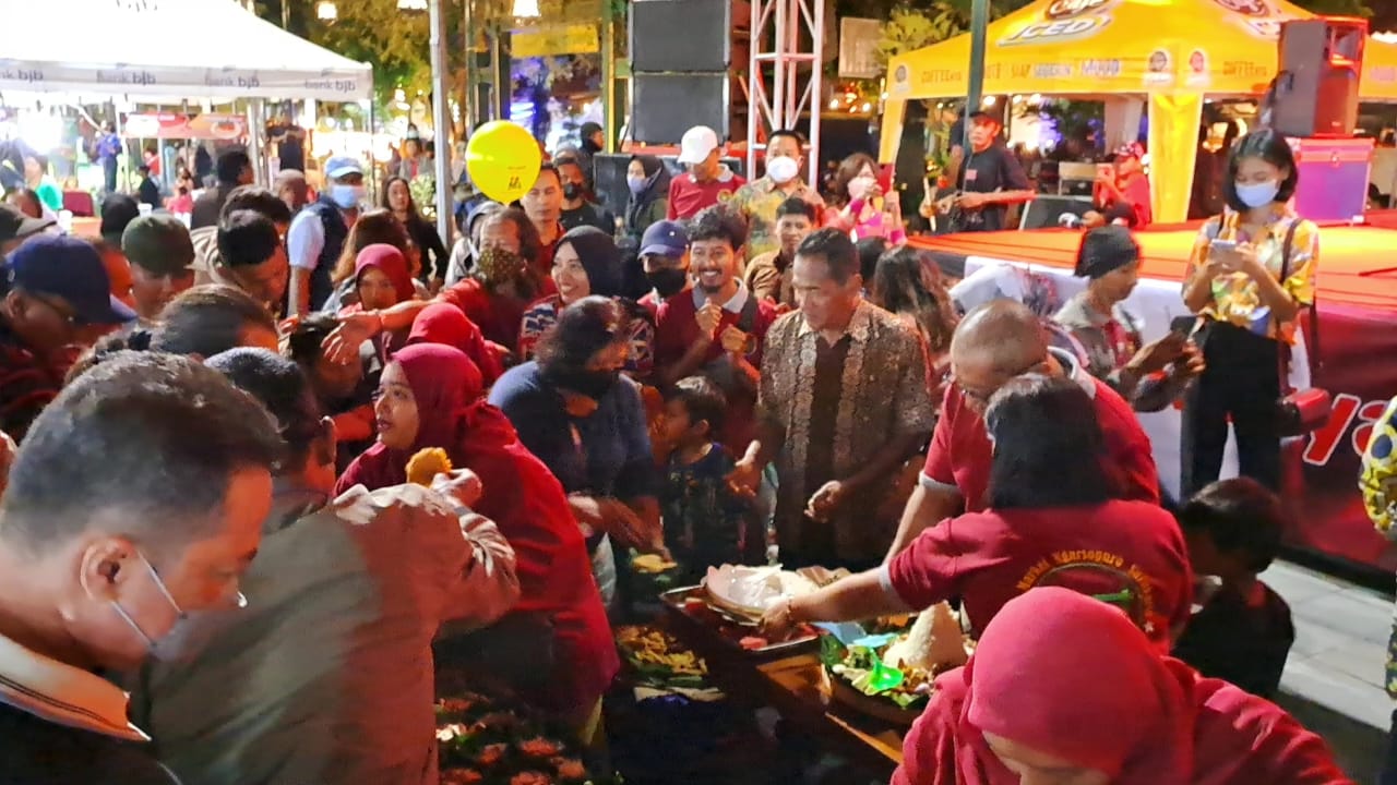 Night market