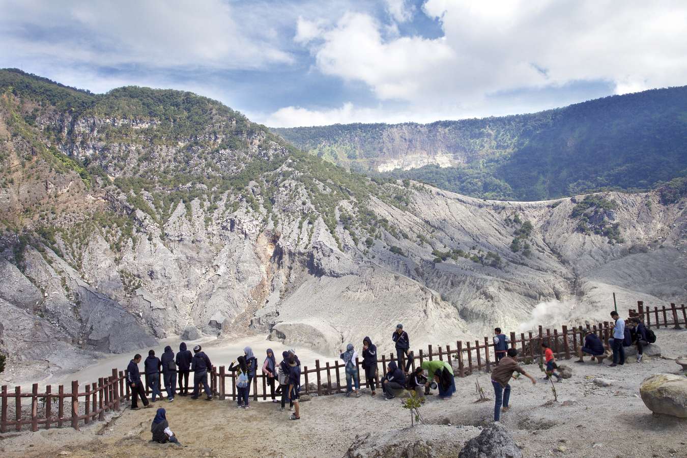 Bandung-Visitors-at-Tangkuban-Perahu-348953999