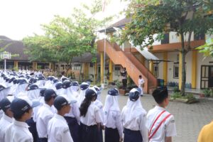 Police Go To School