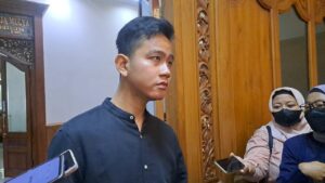 Gibran tanpa masker