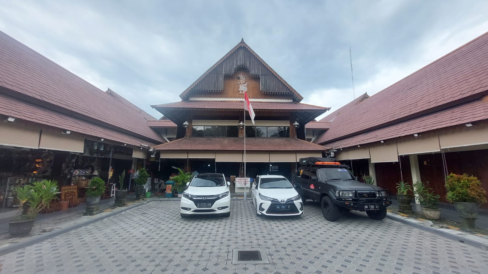 Wajah Baru Ngarsapura Buat Pasar Triwindu Ramai