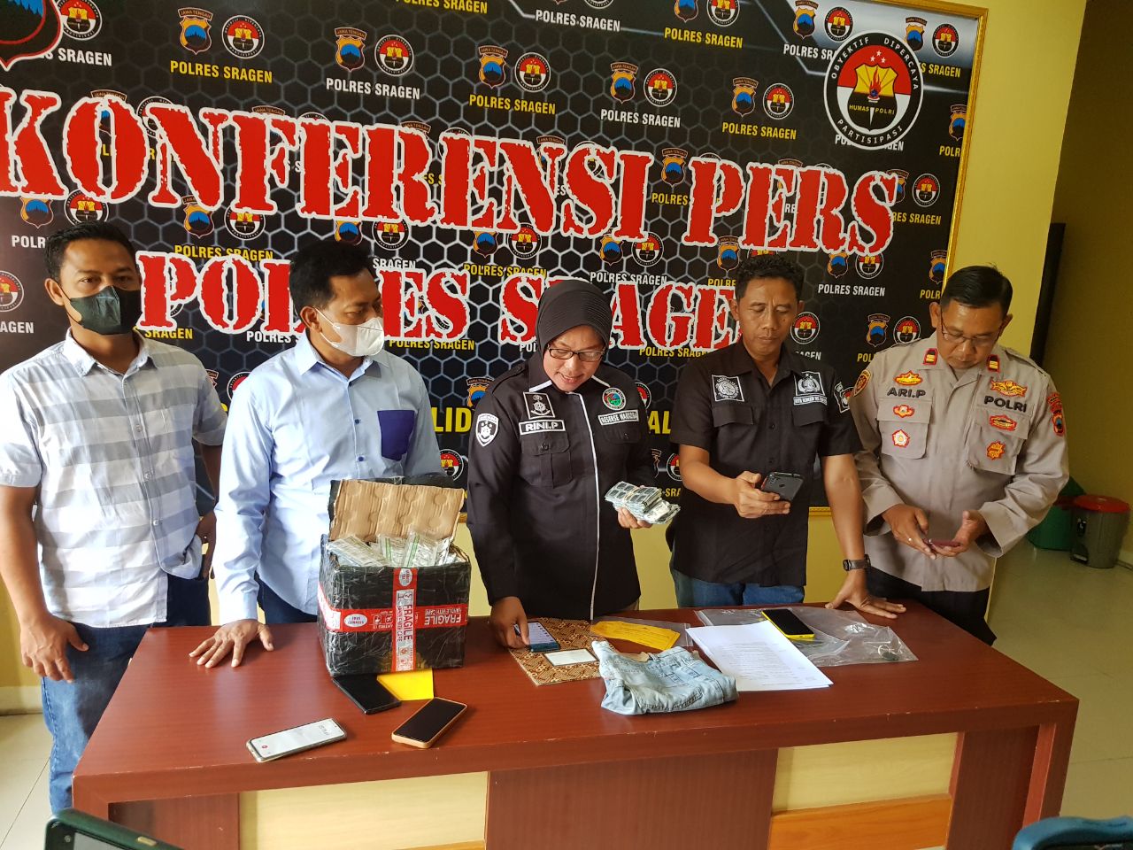 Gerebeg rumah di Sragen