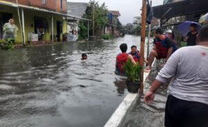 banjir Joyosuran1