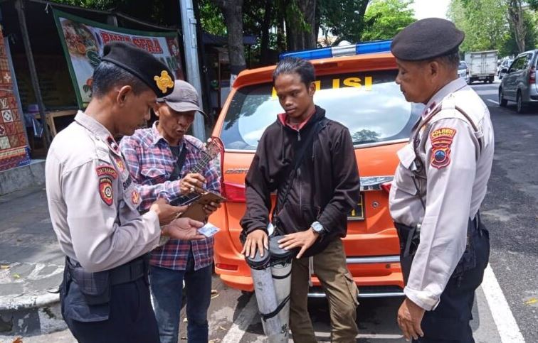 Polres Sragen, pengamen jalanan