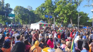 Pengunjung Solo Car Free Day