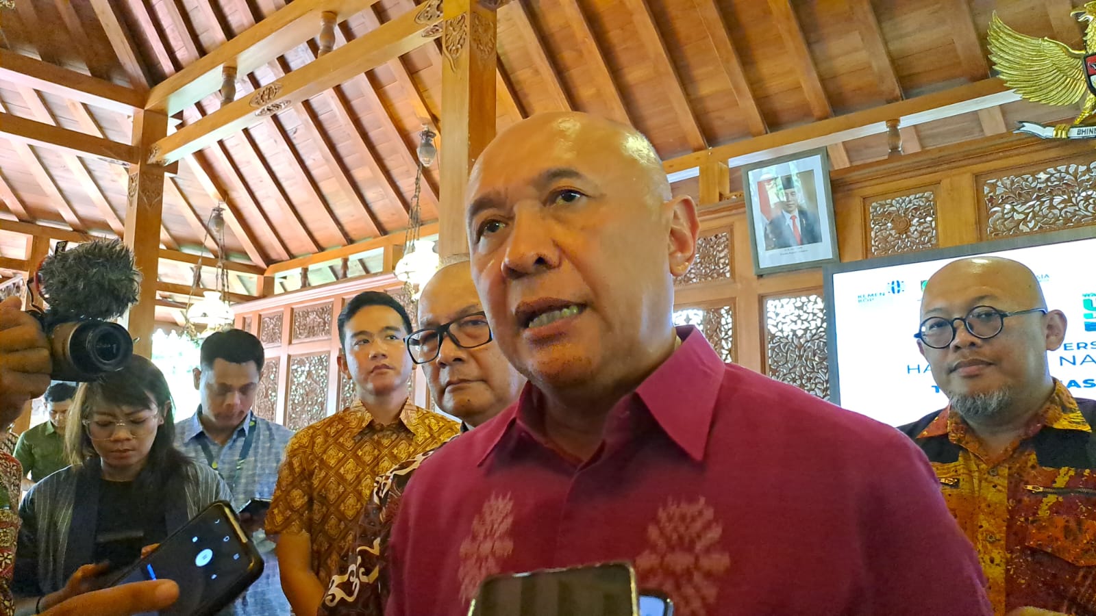 Menteri Teten masduki