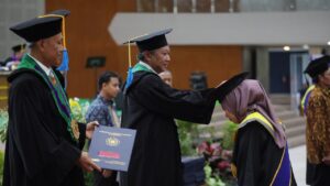 wisuda UMS