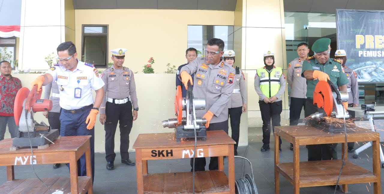 IMG-20230725-WA0059 Polres Sukoharjo Musnahkan Knalpot Brong