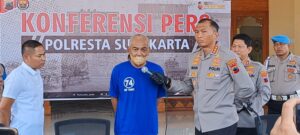 pelukis mencuri mobil