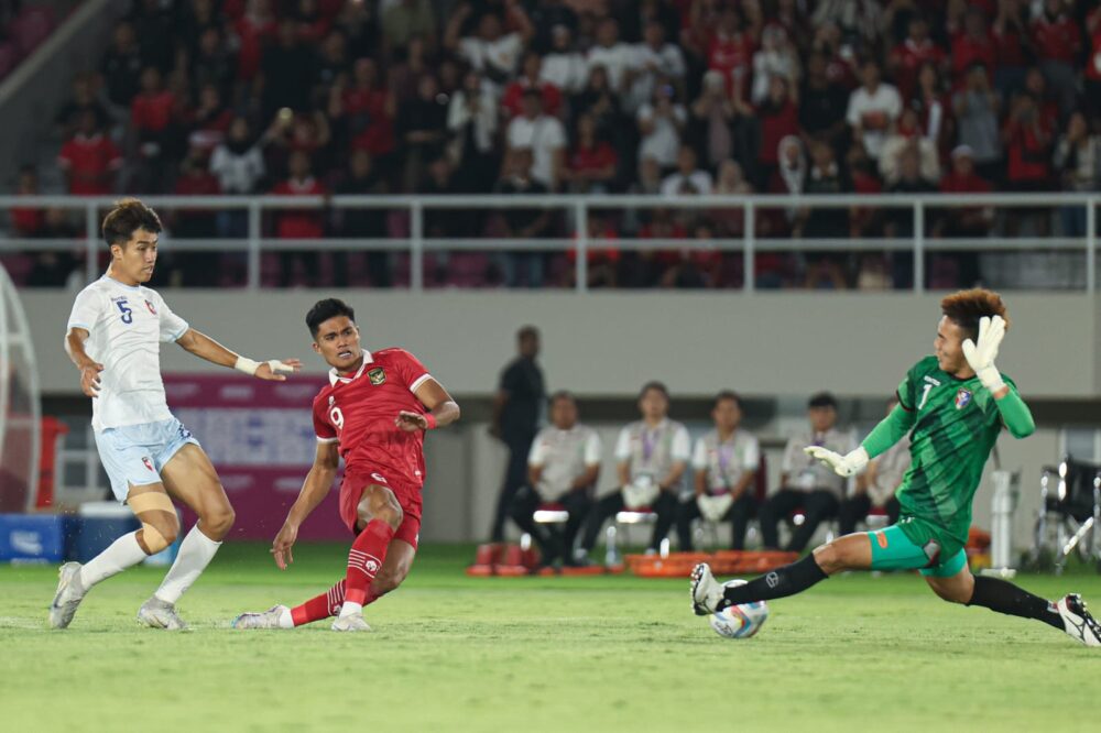 Timnas Indonesia U-23 saat laga melawan China Taipei di babak Kualifikasi AFC U-23 di Stadion Manahan Solo, Sabtu (9/9/2023) | Dok. Sudut Manahan