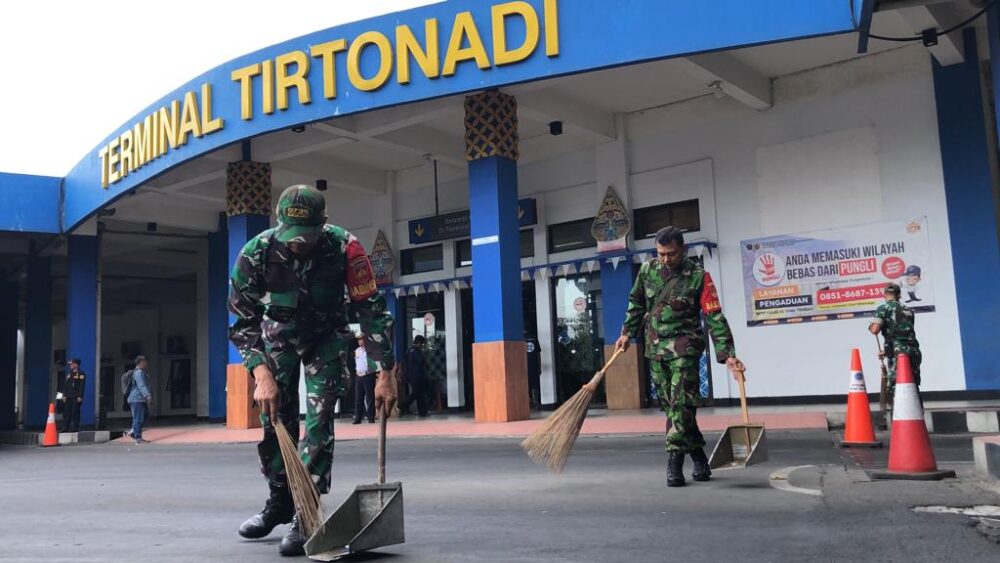 HUT TNI