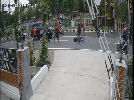 pemukulan yon 408