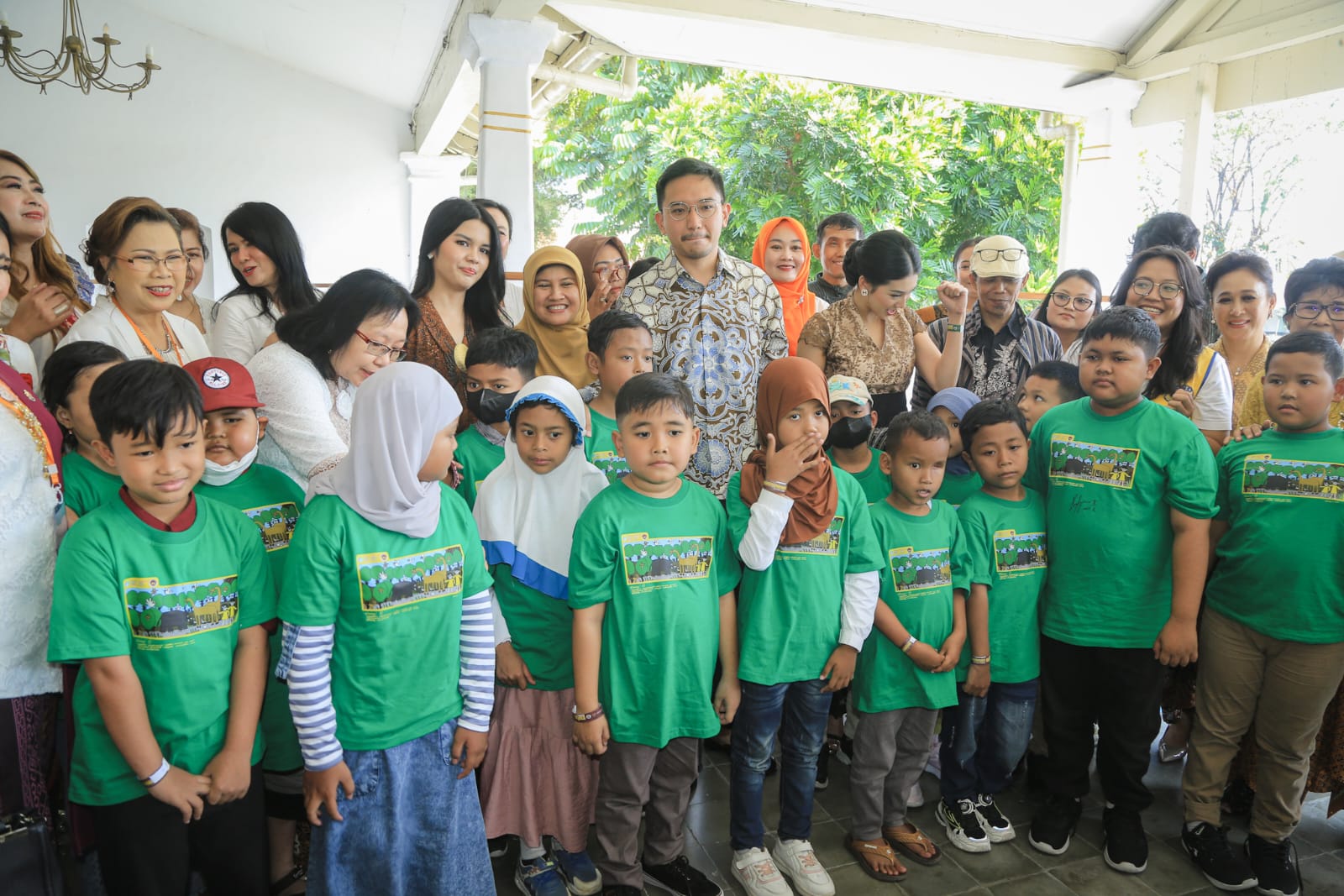 gusti Mangku dan anak-anak